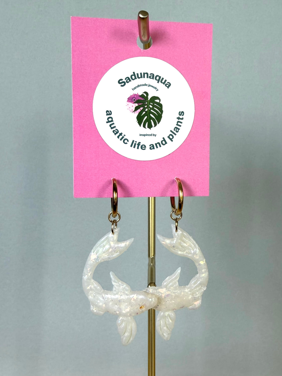 Kalakorvakorut; Koikarppi Huggie-renkailla