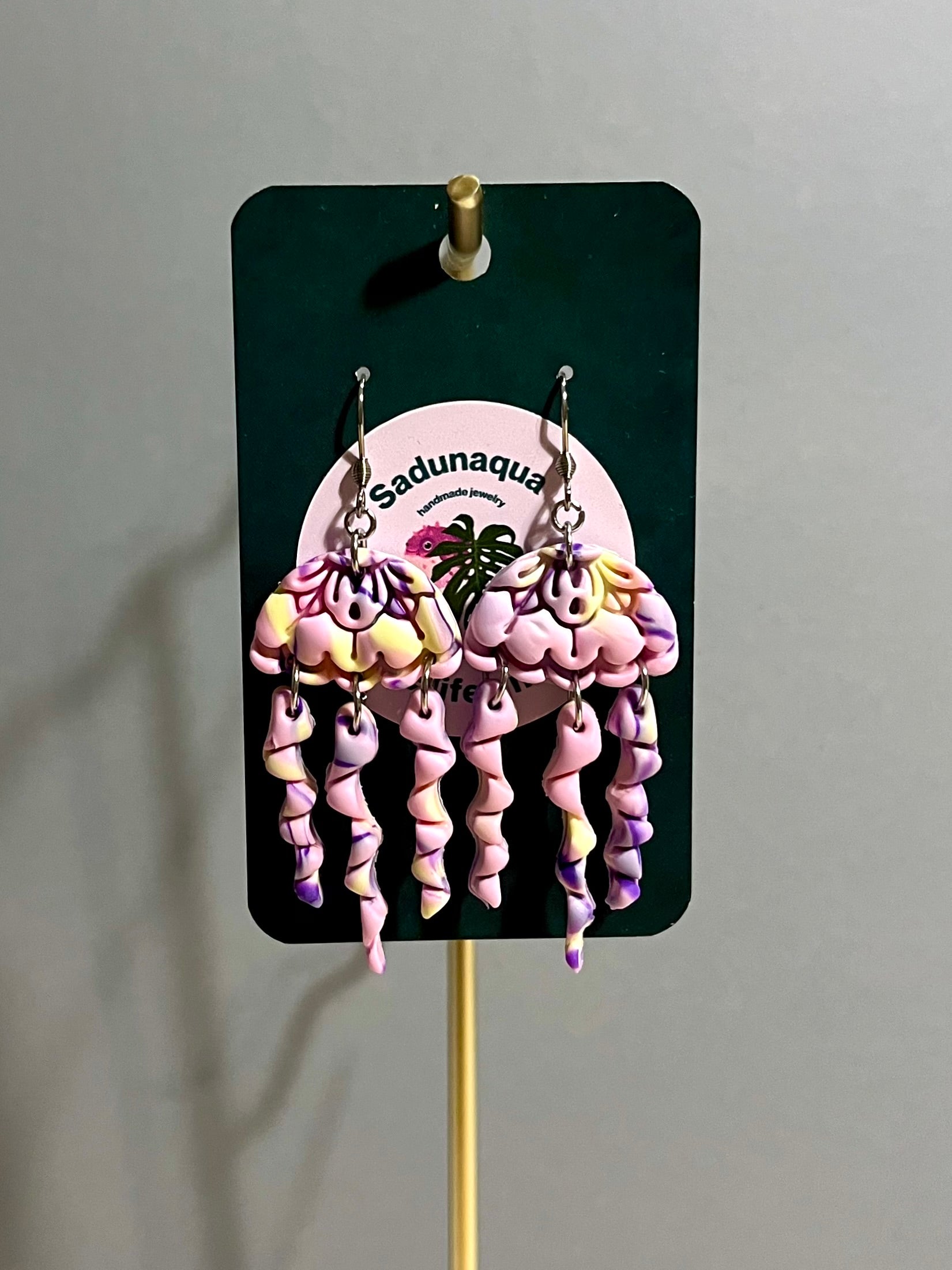 Meriaiheiset korvakorut; Meduusa